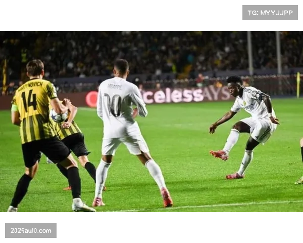 皇马欧冠出局后，龙赛罗认为球队夏季最需补强中场位置